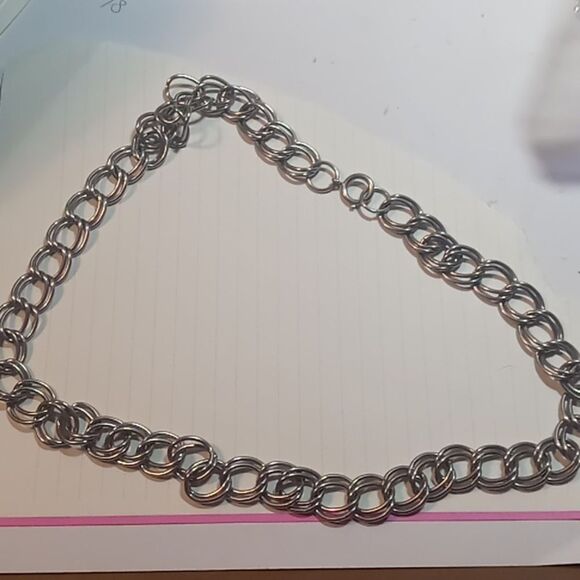 24" chain - Picture 1 of 3